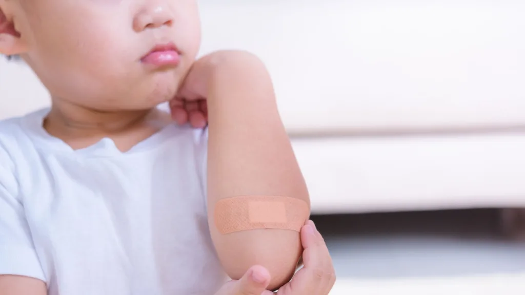Primeros auxilios para heridas y cortes en niños mamas360