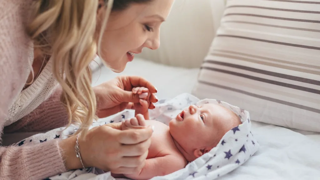 Desarrollo de los sentidos del recién nacido y estimulación temprana mamas360