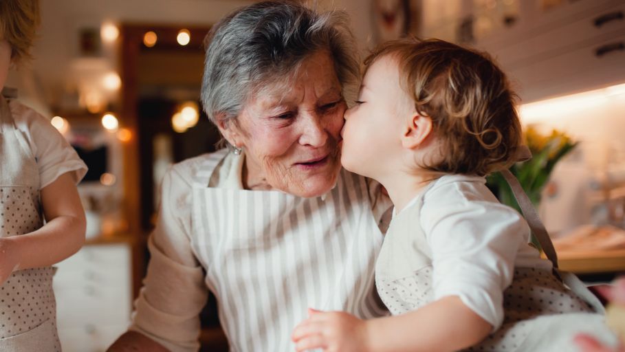 Abuela materna importancia para los hijos - Mamas360