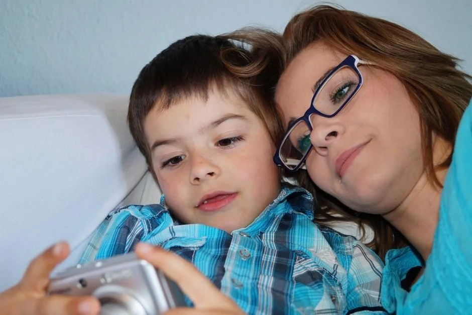 Los peligros de las redes sociales - Mamas360