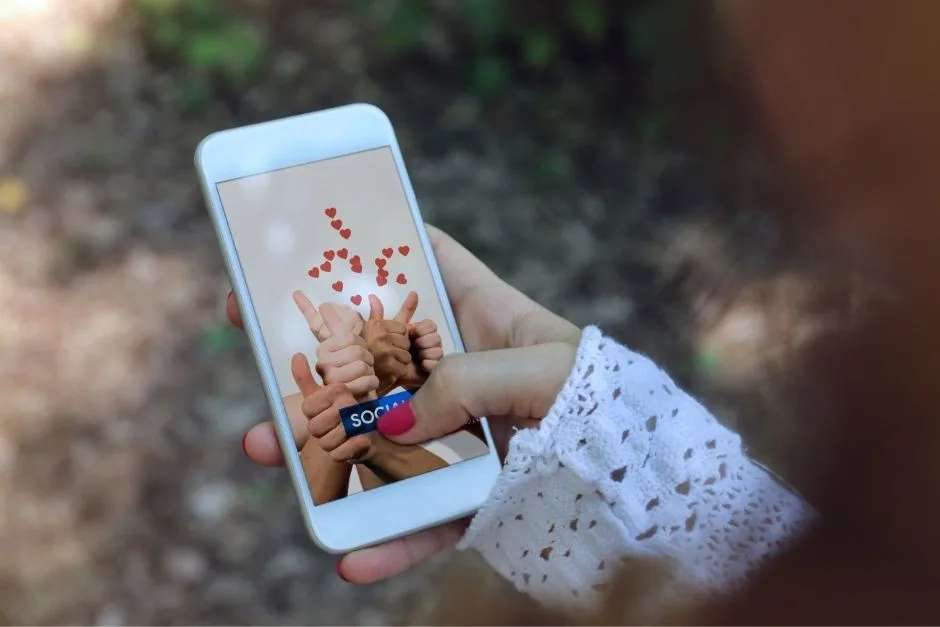 Enseña a tus hijos sobre las redes sociales - Mamas360