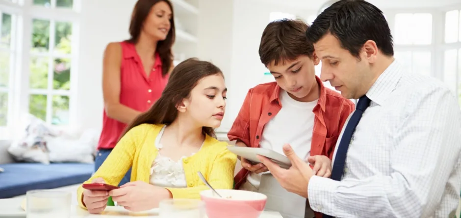 Cómo enseñarles a tus hijos a usar los dispositivos tecnológicos responsablemente