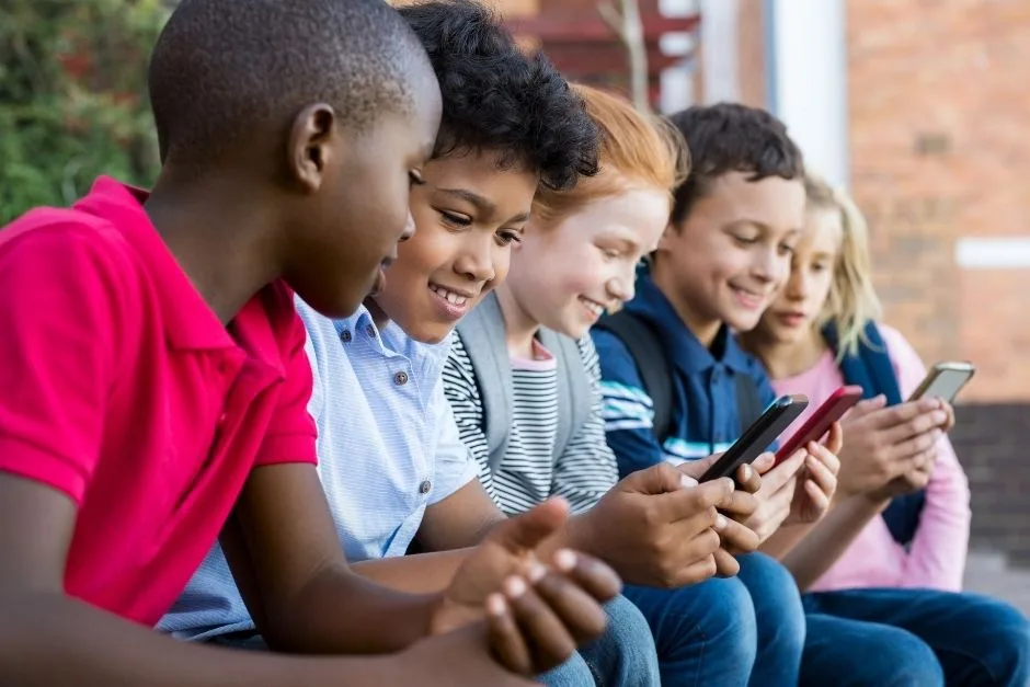 Enseña a tus hijos a usar los equipos tecnológicos responsablemente 1 Revista Digital mamas360 Embarazo y Maternidad