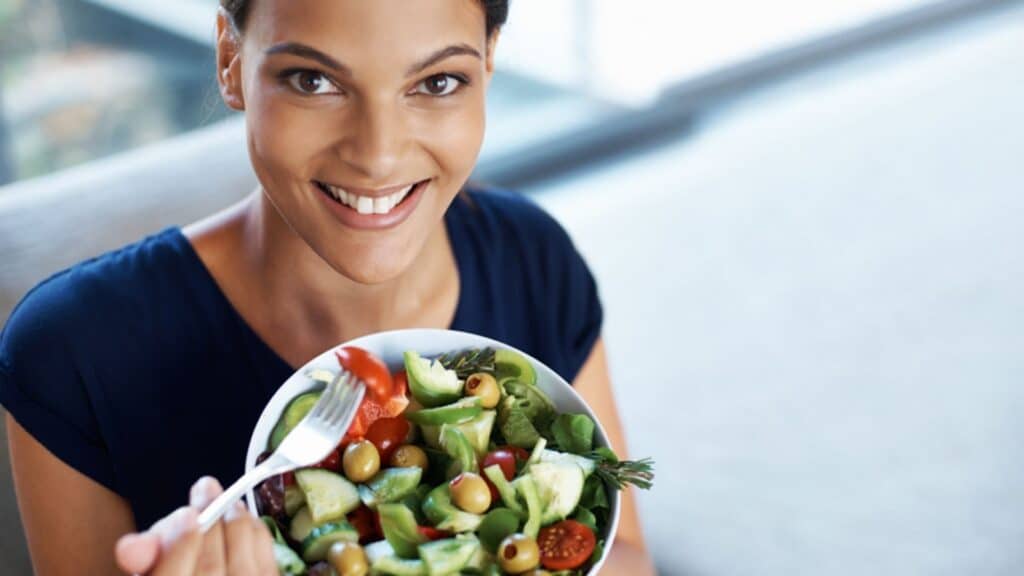 Tú guía esencial para un embarazo vegano Nutriendo dos corazones 1 Revista Digital mamas360 Embarazo y Maternidad
