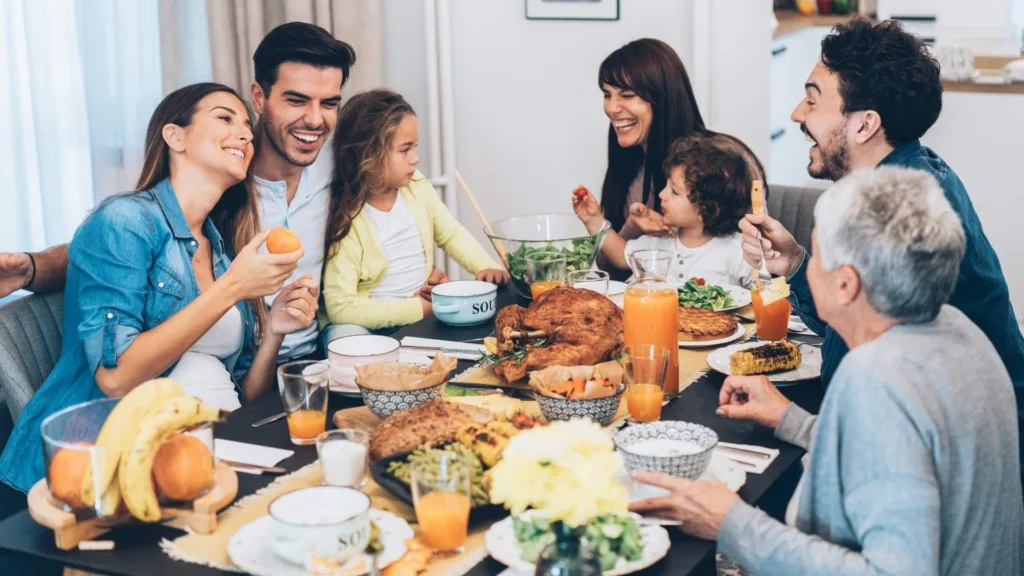 Beneficios de comer en familia y comunicación en la mesa mamas360
