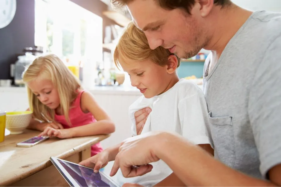 Seguridad digital y riesgos implícitos - Protege a tus hijos de la ciberadicción 3 Revista Digital mamas360 Embarazo y Maternidad