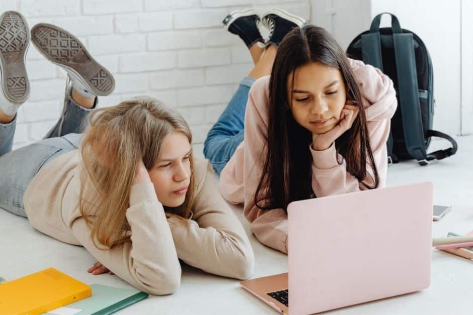 Aula virtual, guía para padres y madres modernos - Mamas360